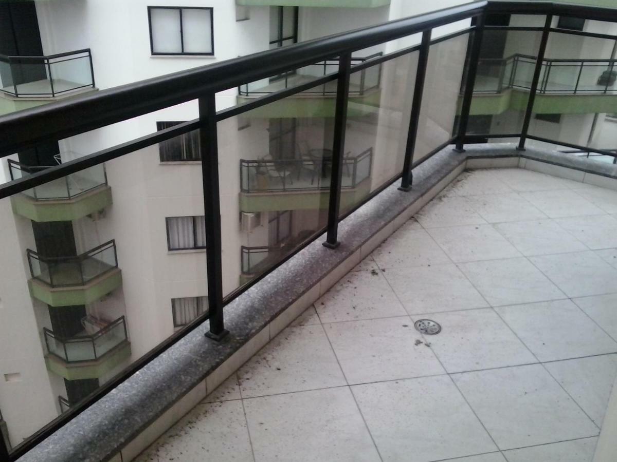 Enseada: Beachfront Oasis With 3 Bedrooms And 2 Balconies Apartment Guaruja